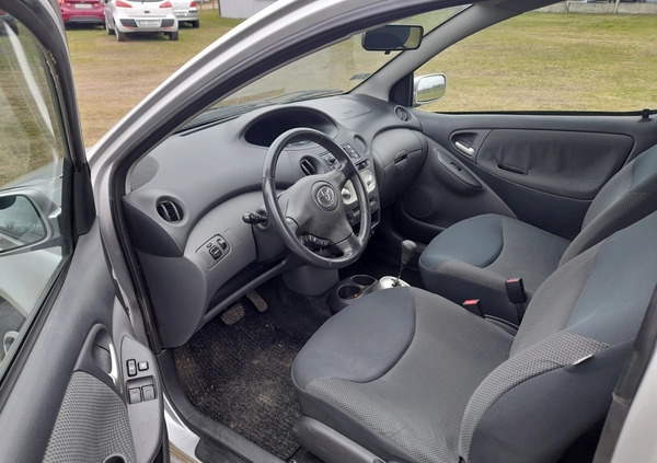 Toyota Yaris cena 6900 przebieg: 123000, rok produkcji 2005 z Wągrowiec małe 56